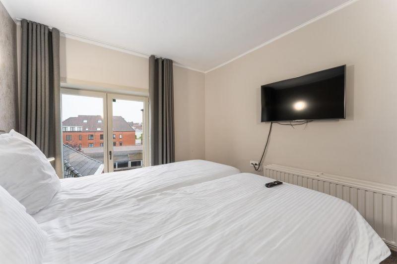 Hotel Karel De Stoute บรูจส์ ภายนอก รูปภาพ