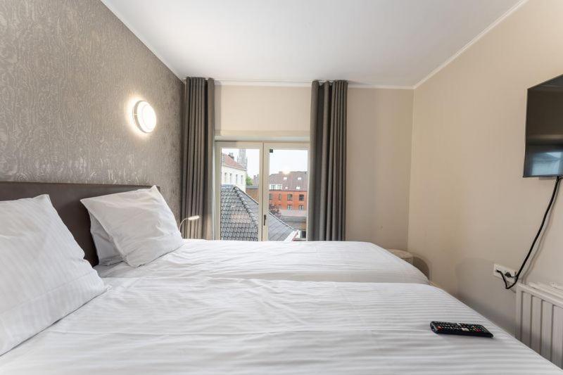 Hotel Karel De Stoute บรูจส์ ภายนอก รูปภาพ
