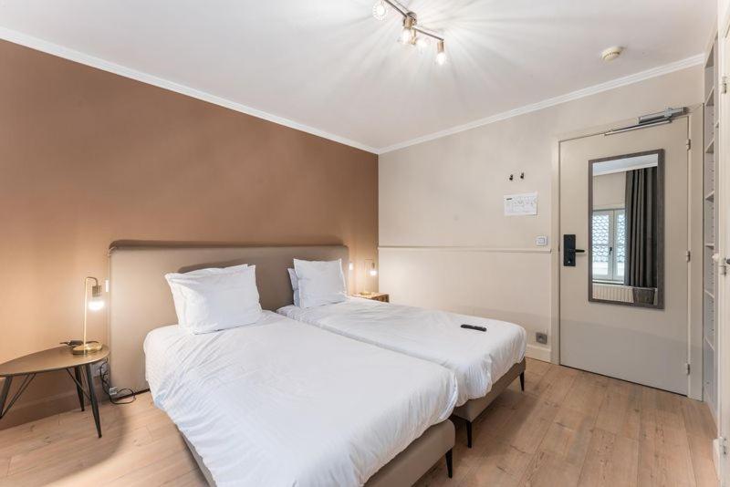 Hotel Karel De Stoute บรูจส์ ภายนอก รูปภาพ