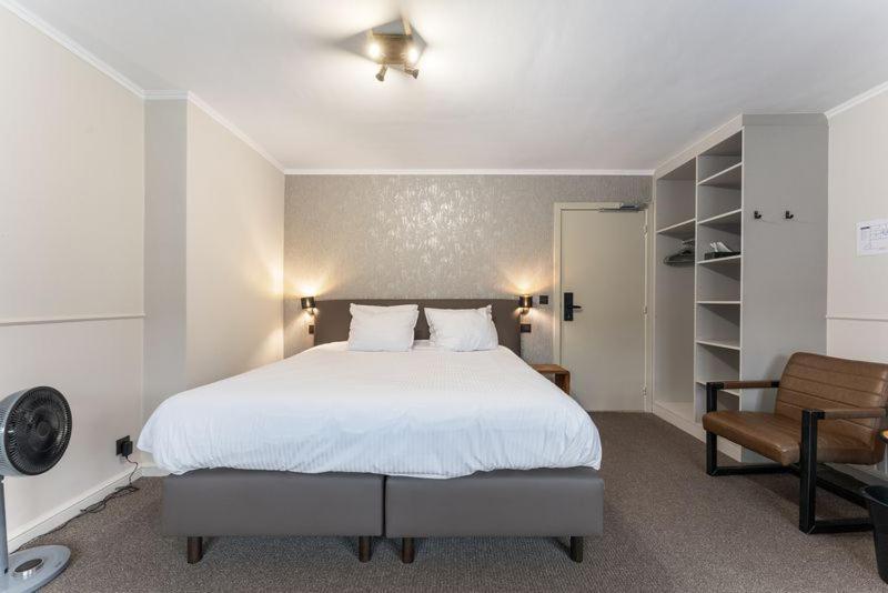 Hotel Karel De Stoute บรูจส์ ภายนอก รูปภาพ