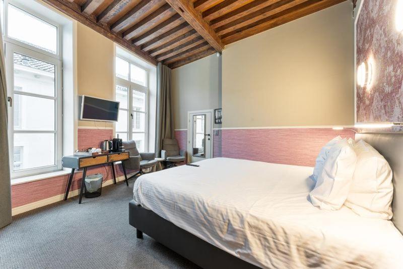 Hotel Karel De Stoute บรูจส์ ภายนอก รูปภาพ