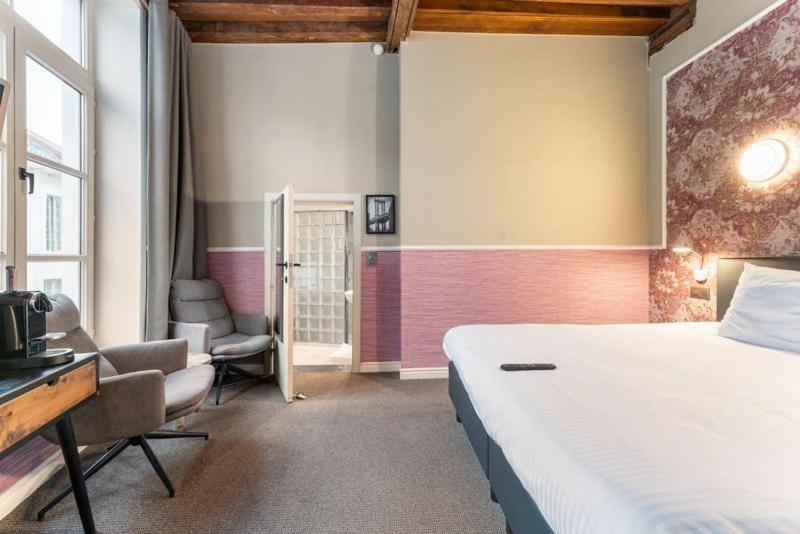 Hotel Karel De Stoute บรูจส์ ภายนอก รูปภาพ