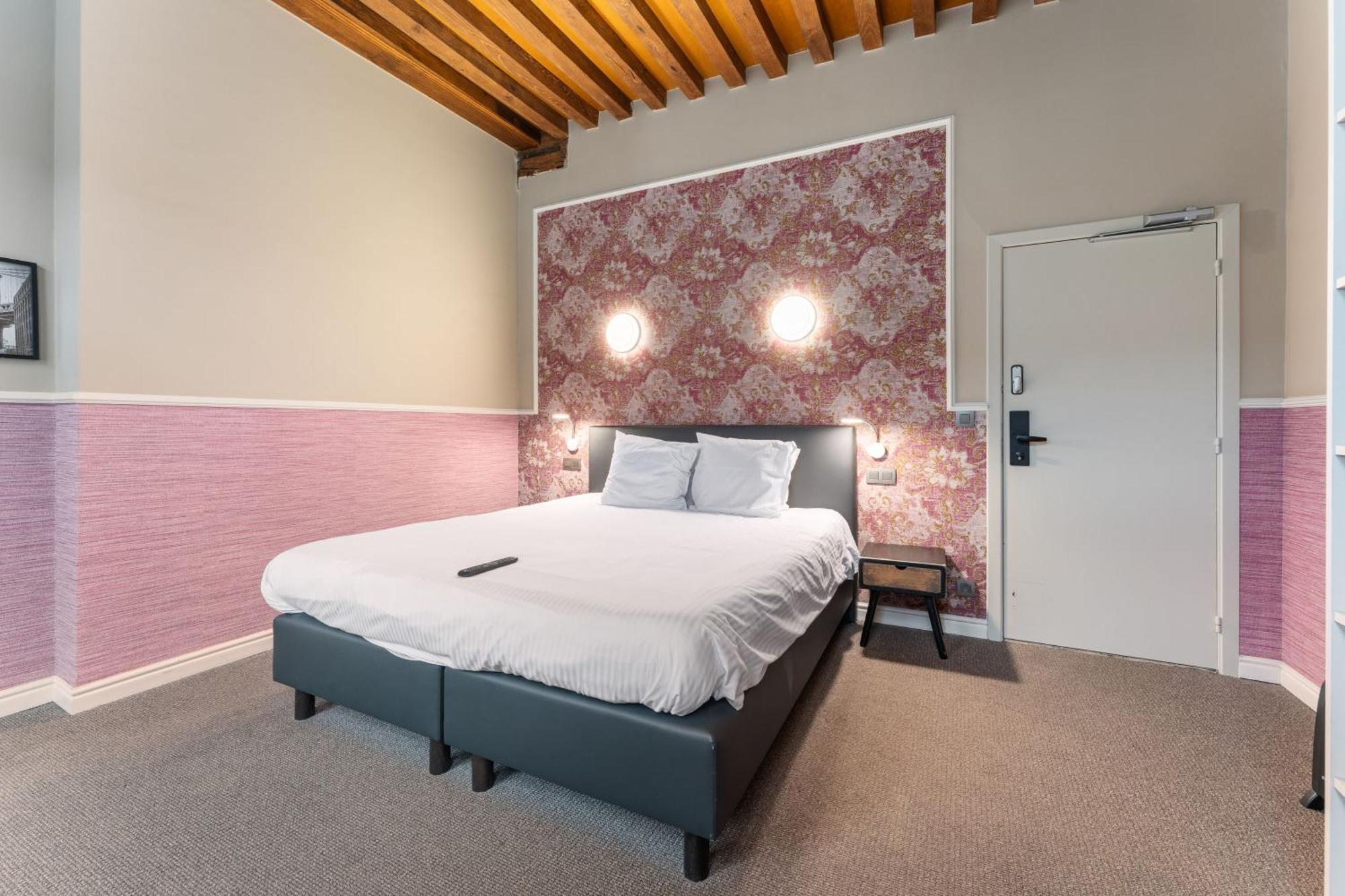 Hotel Karel De Stoute บรูจส์ ภายนอก รูปภาพ