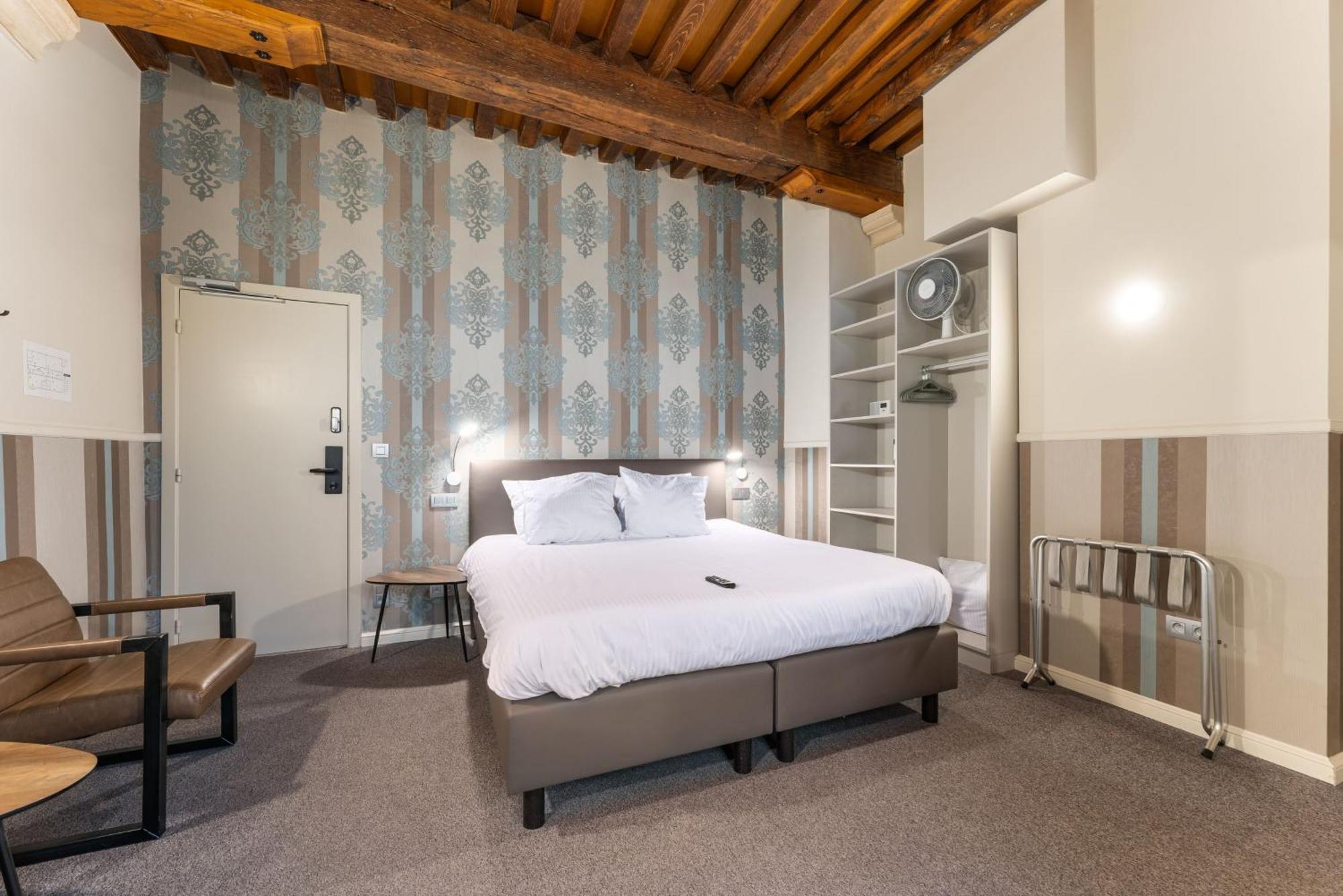 Hotel Karel De Stoute บรูจส์ ภายนอก รูปภาพ