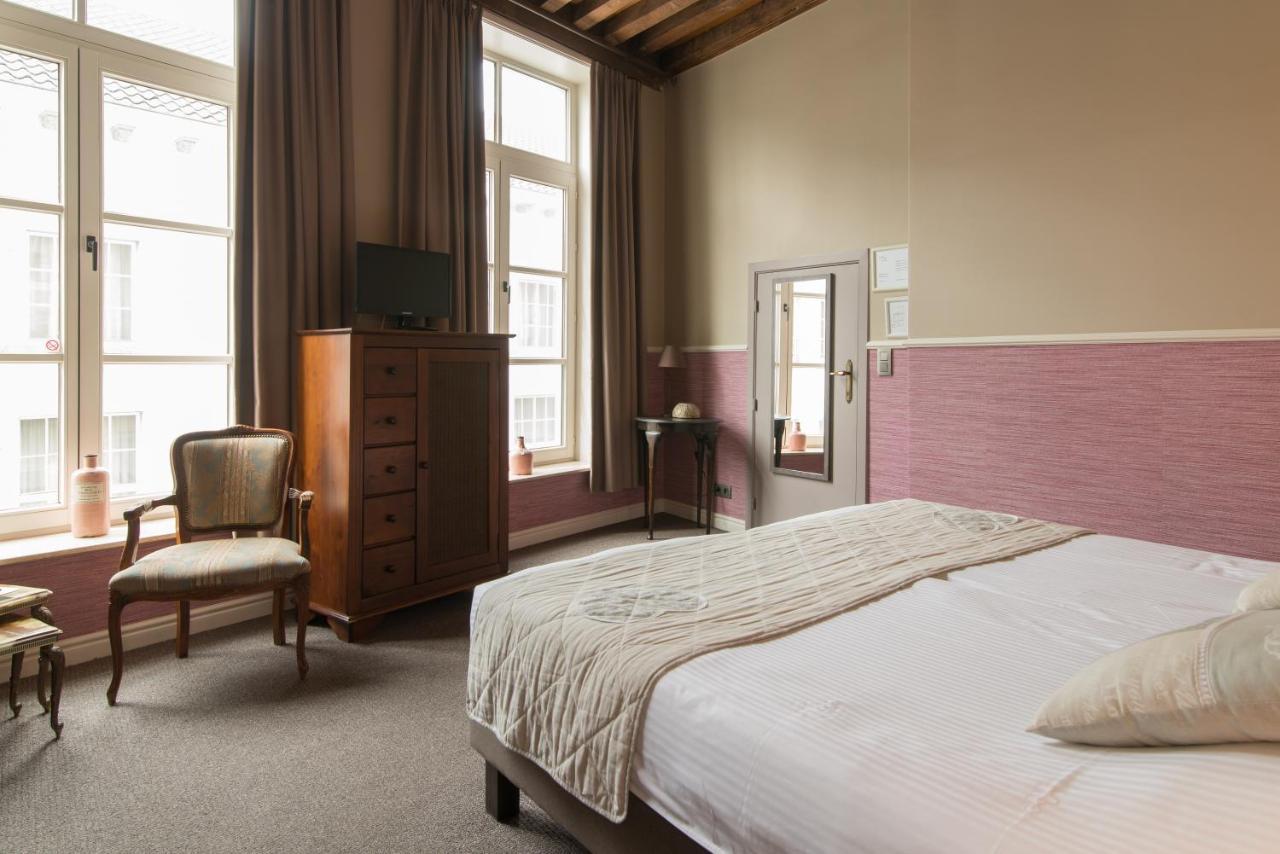 Hotel Karel De Stoute บรูจส์ ภายนอก รูปภาพ