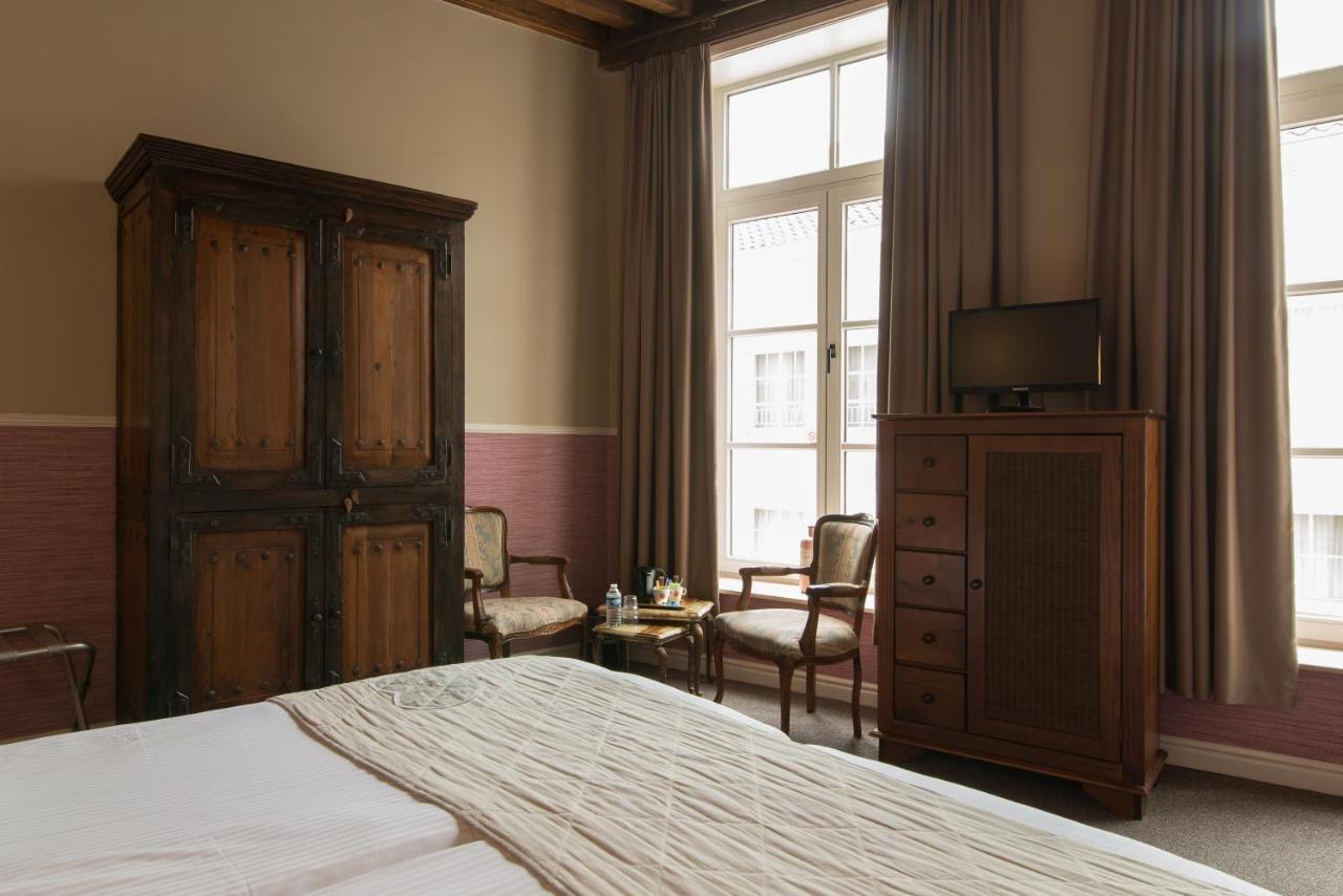 Hotel Karel De Stoute บรูจส์ ภายนอก รูปภาพ