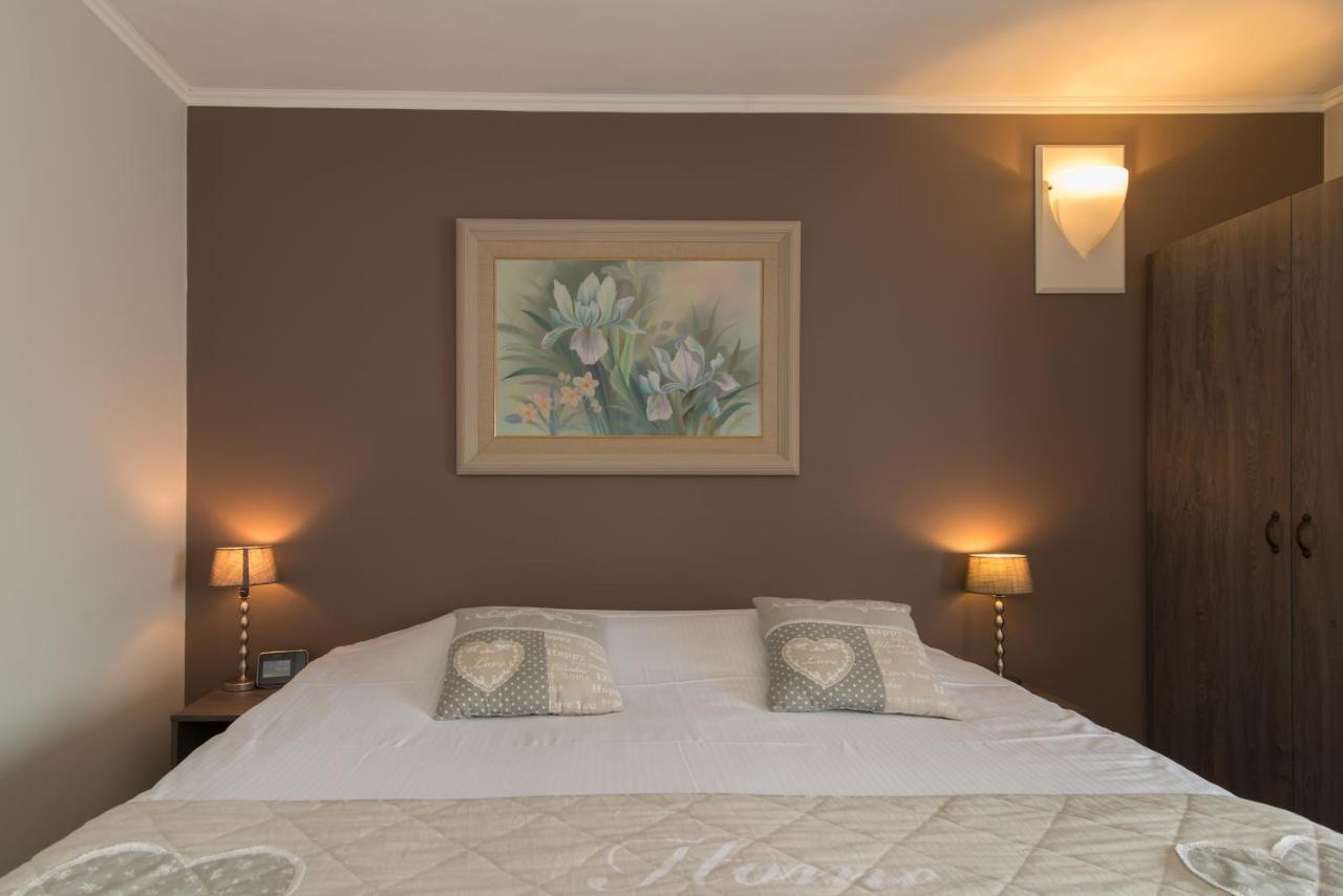 Hotel Karel De Stoute บรูจส์ ภายนอก รูปภาพ